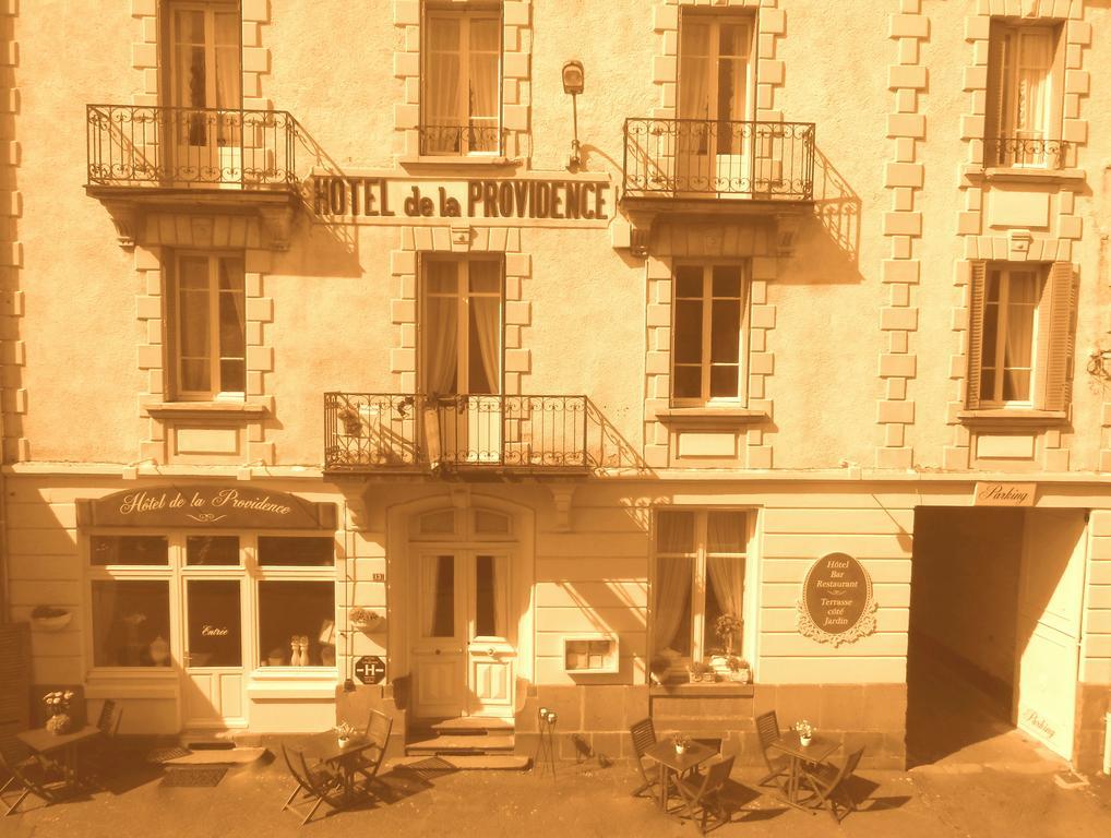 Hôtel De La Providence Égliseneuve-dʼEntraigues Extérieur photo