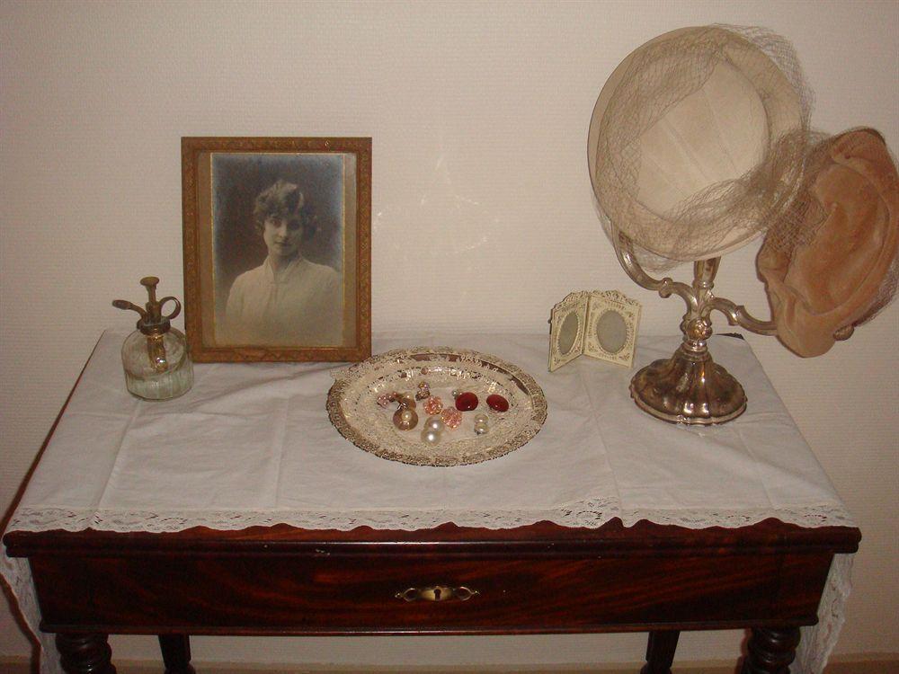 Hôtel De La Providence Égliseneuve-dʼEntraigues Extérieur photo