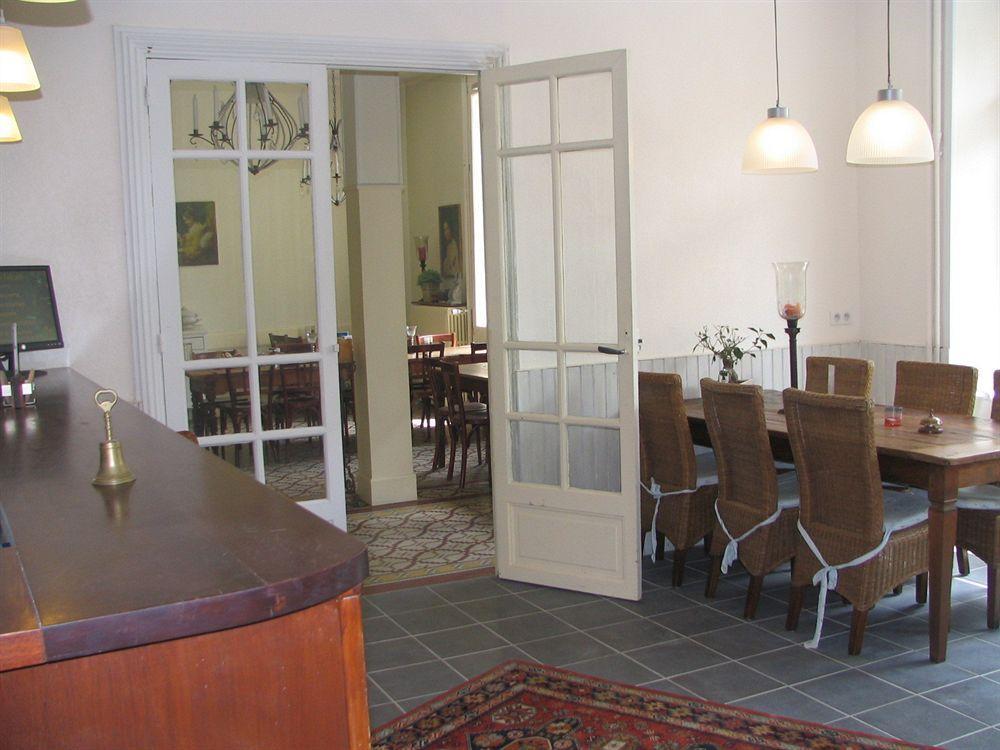 Hôtel De La Providence Égliseneuve-dʼEntraigues Extérieur photo