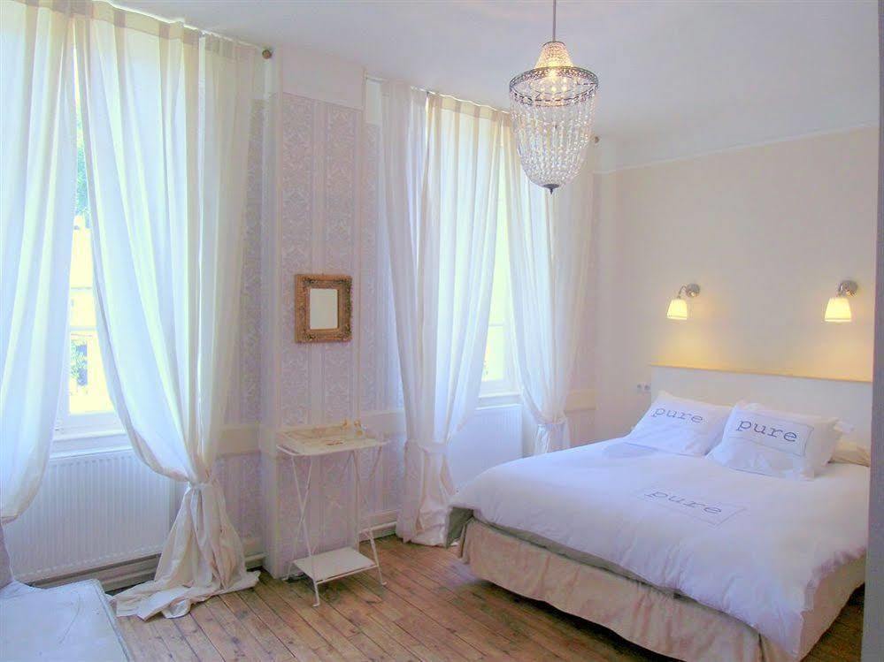 Hôtel De La Providence Égliseneuve-dʼEntraigues Extérieur photo